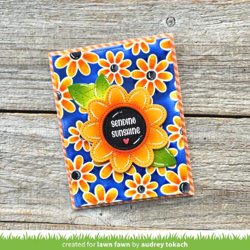 Lawn Fawn LF3693 - Lawn Clippings - Daisy Bloom
Background Stencils