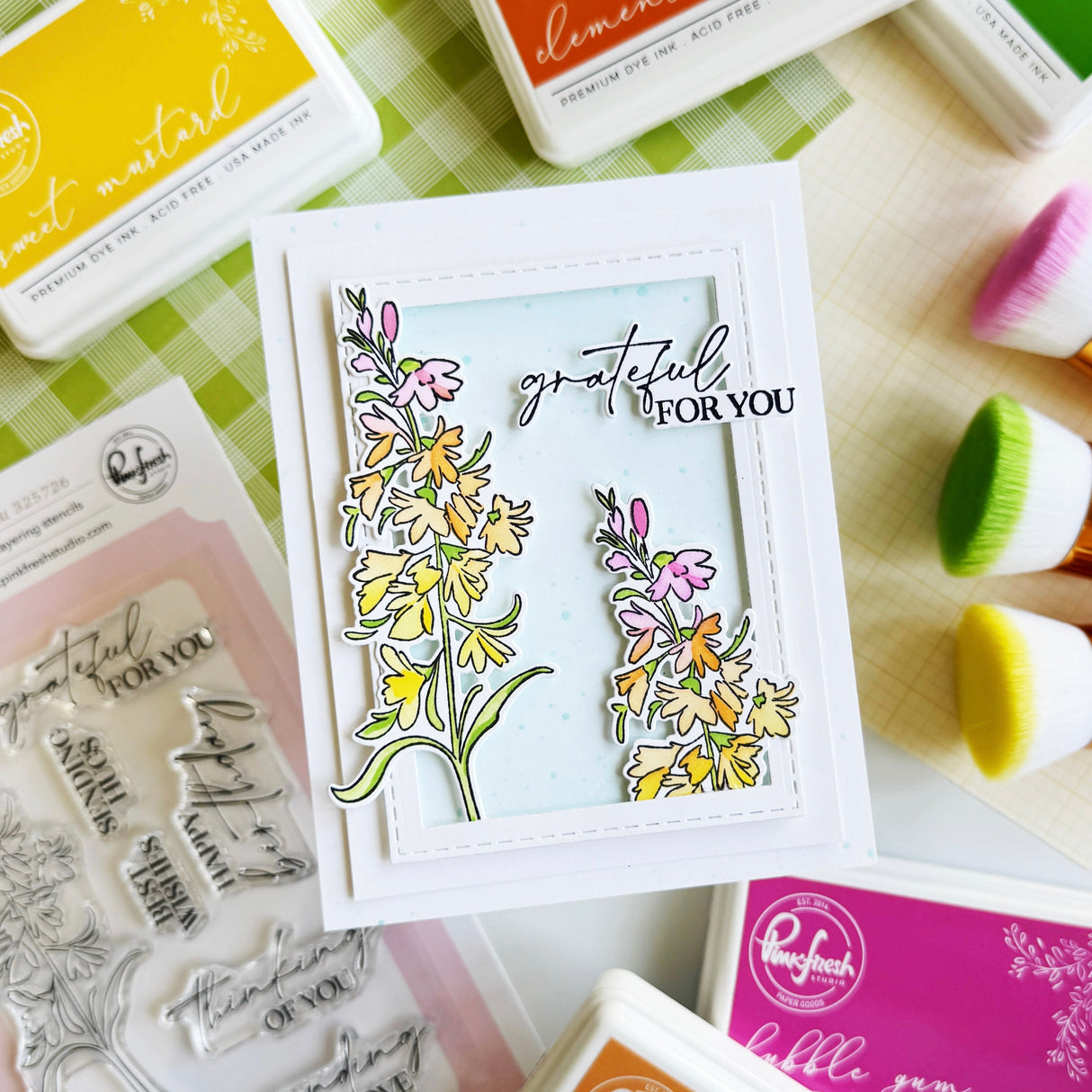 Pinkfresh Studio Cardinal Kiss Press Plate