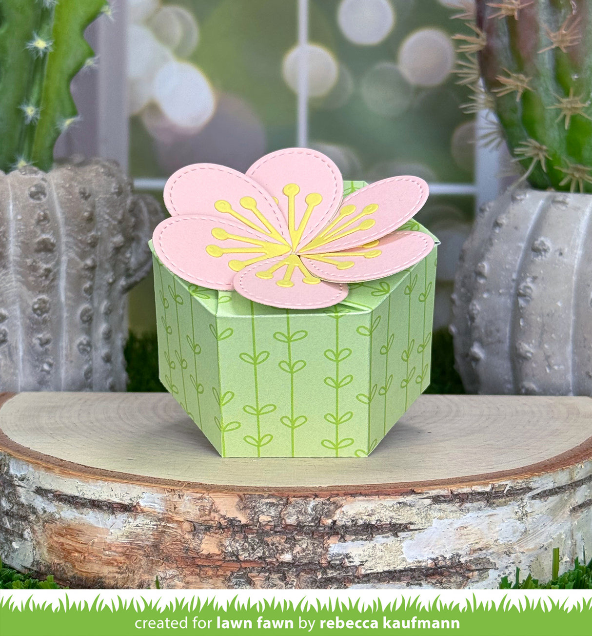 Lawn Fawn LF4044 - Lawn Cuts - Flower Treat Box Dies