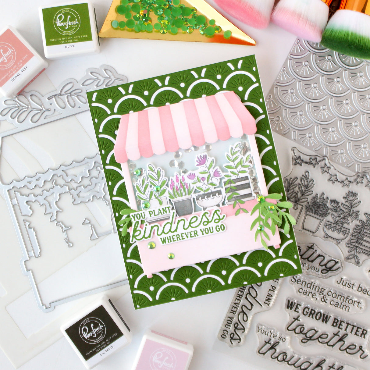 Pinkfresh Studio Scallop Glow coverplate die