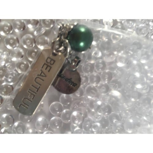 Auzz Trinklets Pearl Charms Dark Green with words Beautiful / Grandma