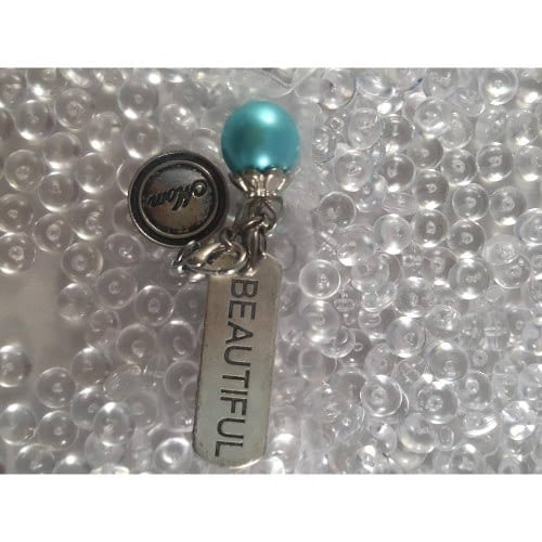 Auzz Trinklets Pearl Charms Light Blue with words Beautiful / mom
