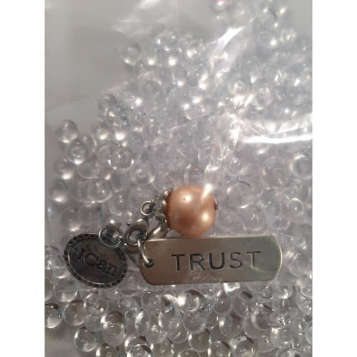 Auzz Trinklets Pearl Charms Peach with words Trust/ I Can