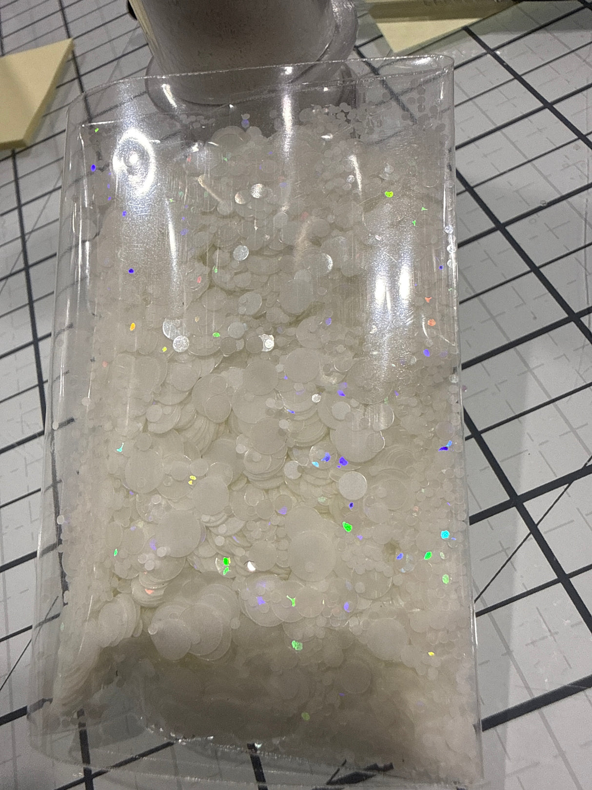 Crafty Trails Flat sequins Mix Arctic Snow