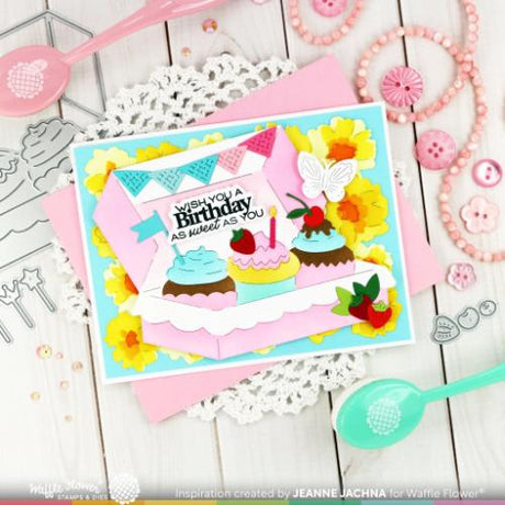 Waffle Flower Crafts Boxed Cupcakes Die