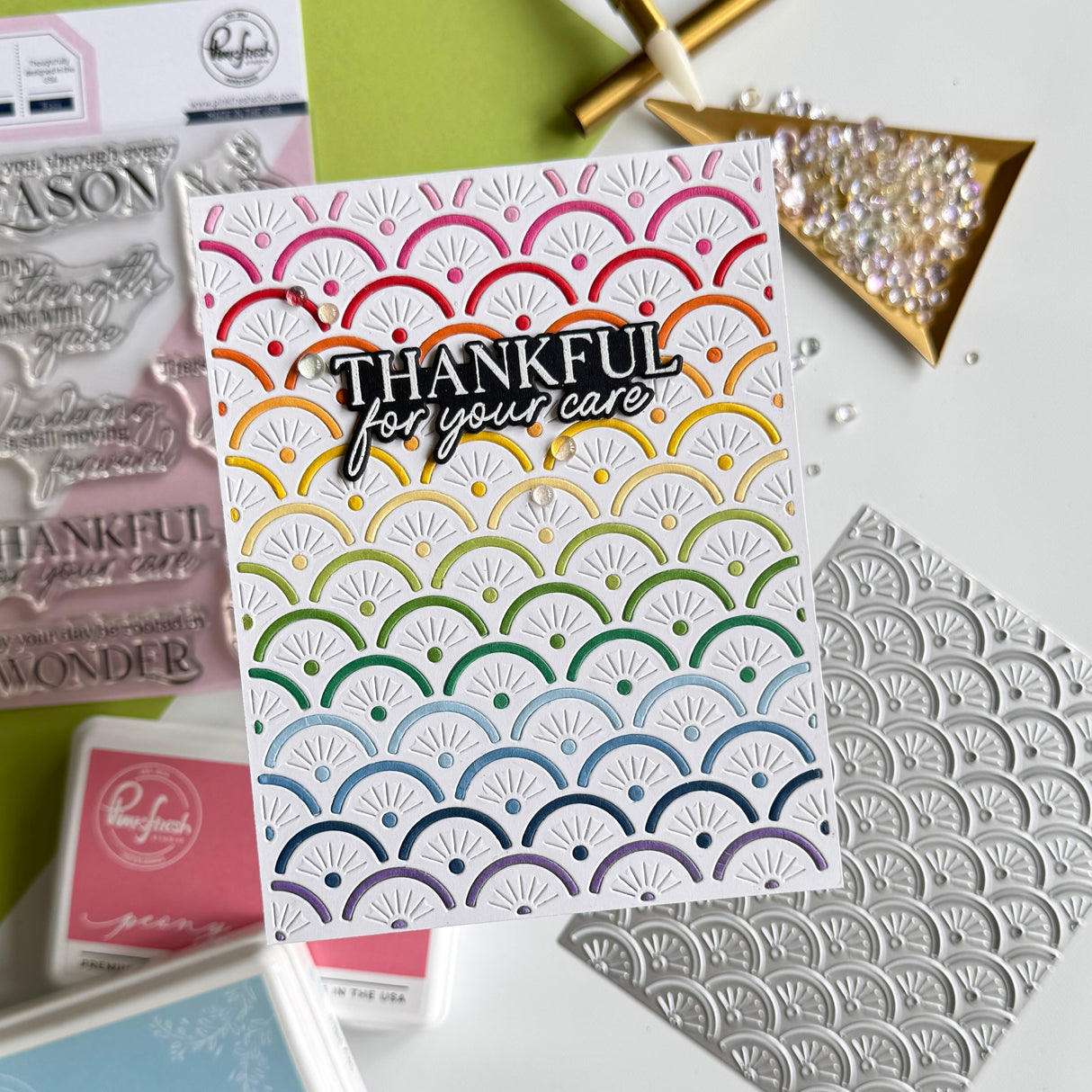 Pinkfresh Studio Scallop Glow coverplate die