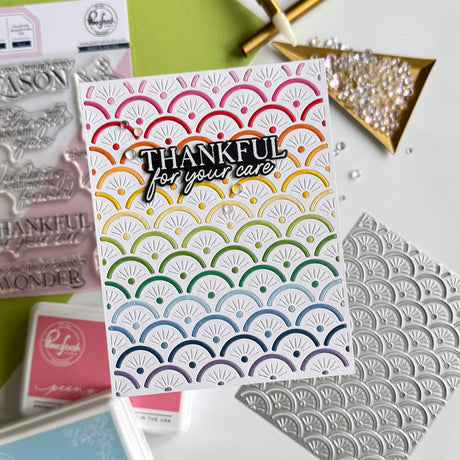 Pinkfresh Studio Scallop Glow coverplate die
