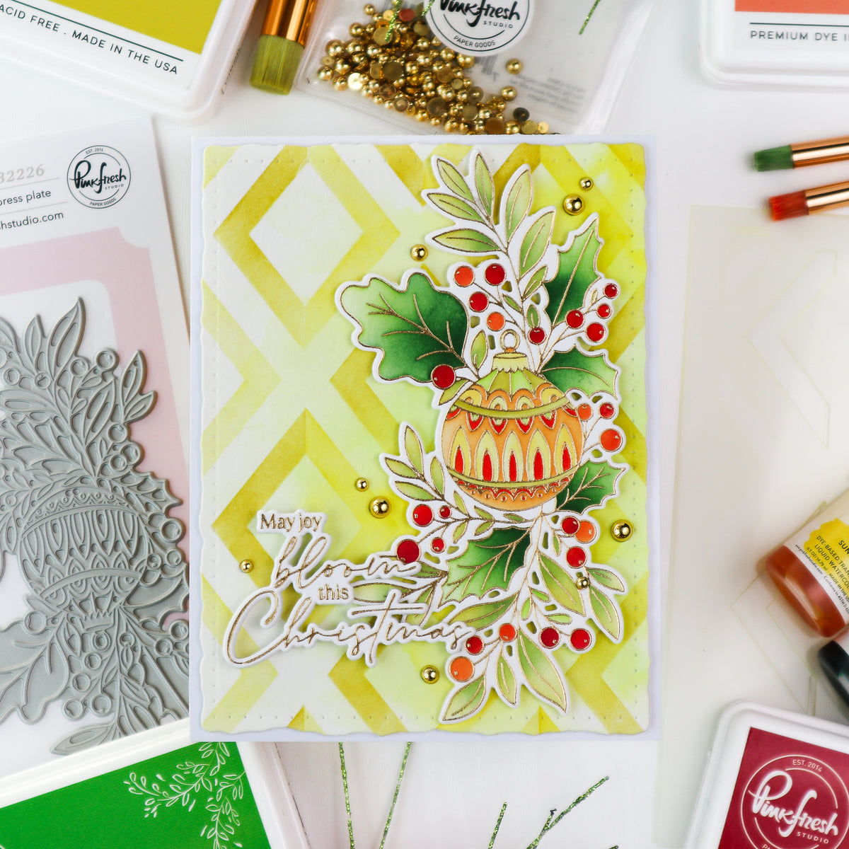 Pinkfresh Studio Diamond Framework stencil