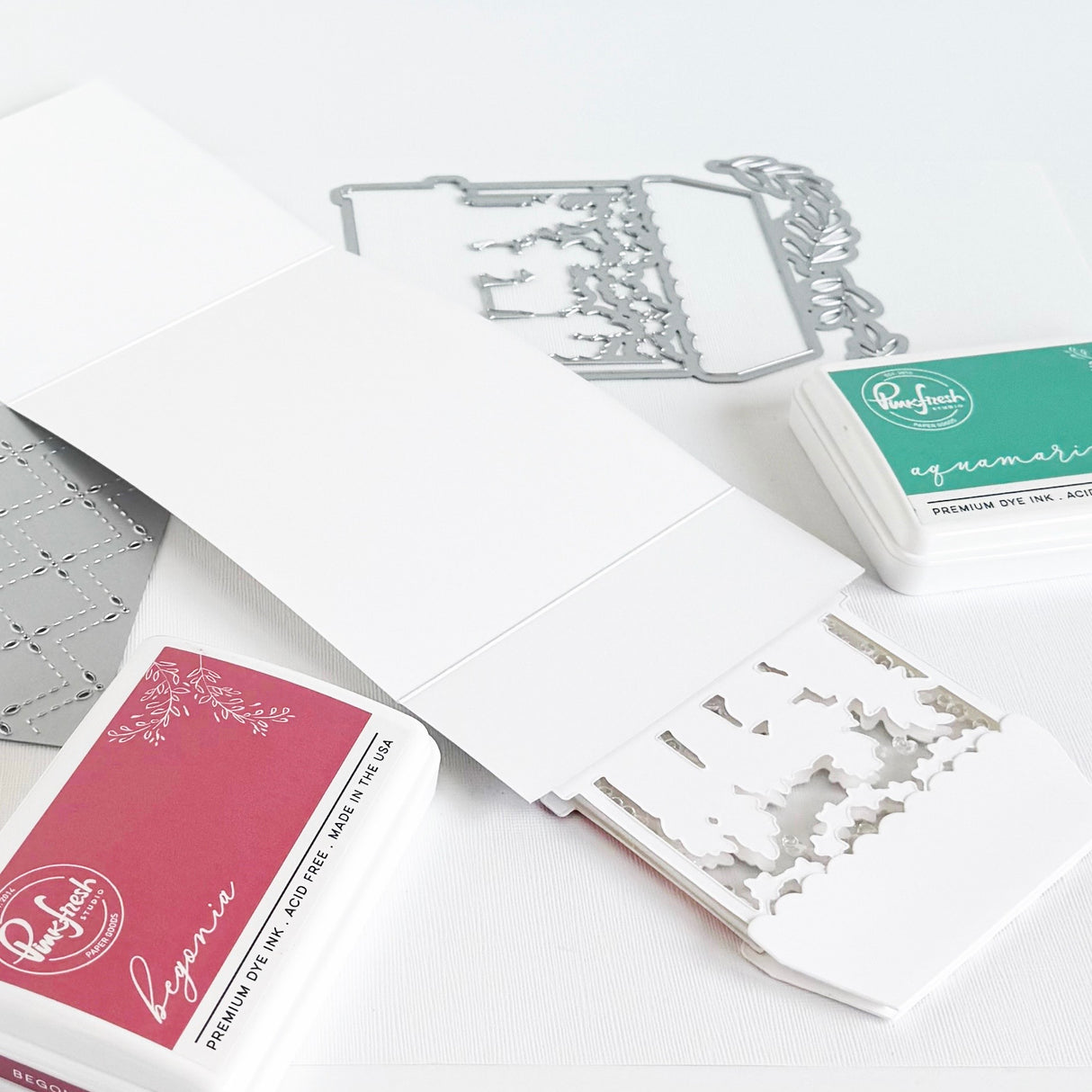 Pinkfresh Studio Petal Trellis coverplate die