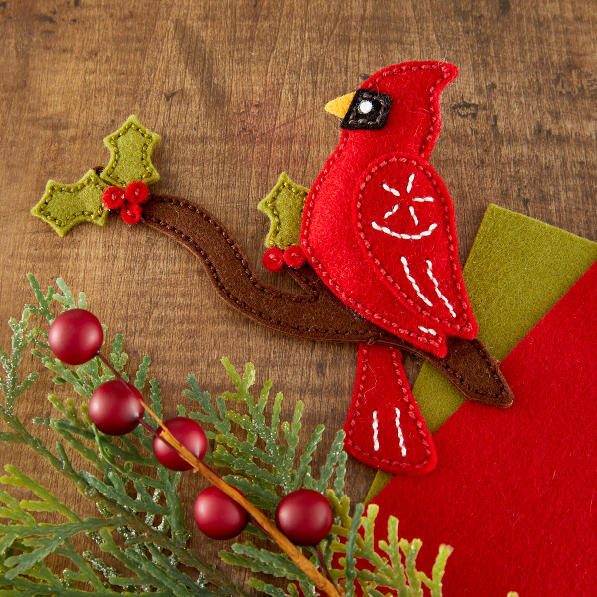 Spellbinders Felt Winter Cardinal Etched Dies by Nichol Spohr S6-274
