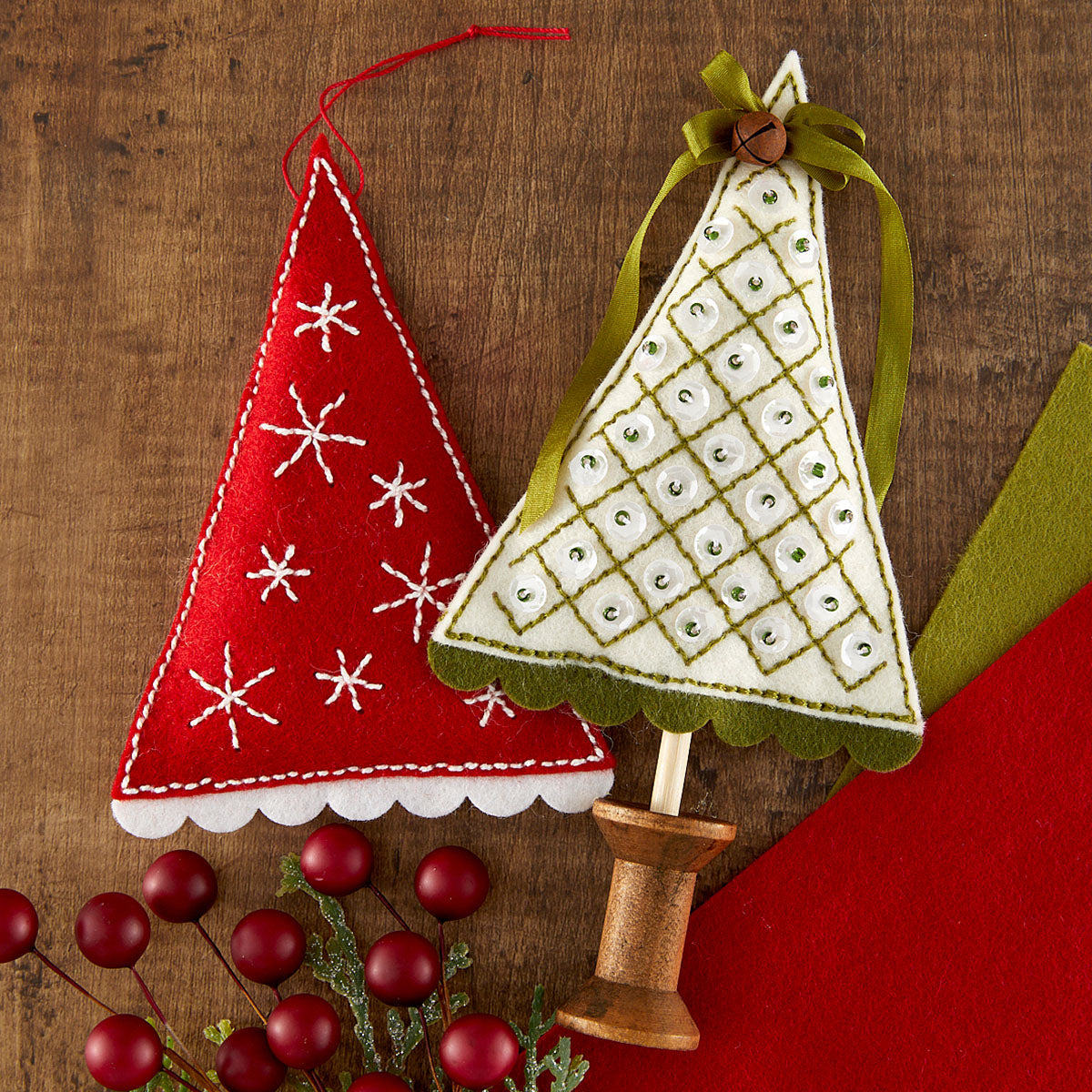 Spellbinders Felt Festive Trees Etched Dies by Nichol Spohr s7-300