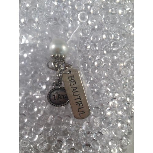 Auzz Trinklets Pearl Charms Cream with words Bautiful / I Am