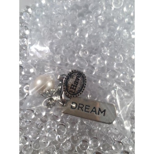 Auzz Trinklets Pearl Charms Ivory with words Dream / I have