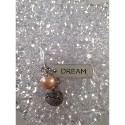 Auzz Trinklets Pearl Charms Peach with words Grandma / Dream