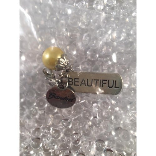 Auzz Trinklets Pearl Charms Light Yellow with words Beautiful/ Grandma